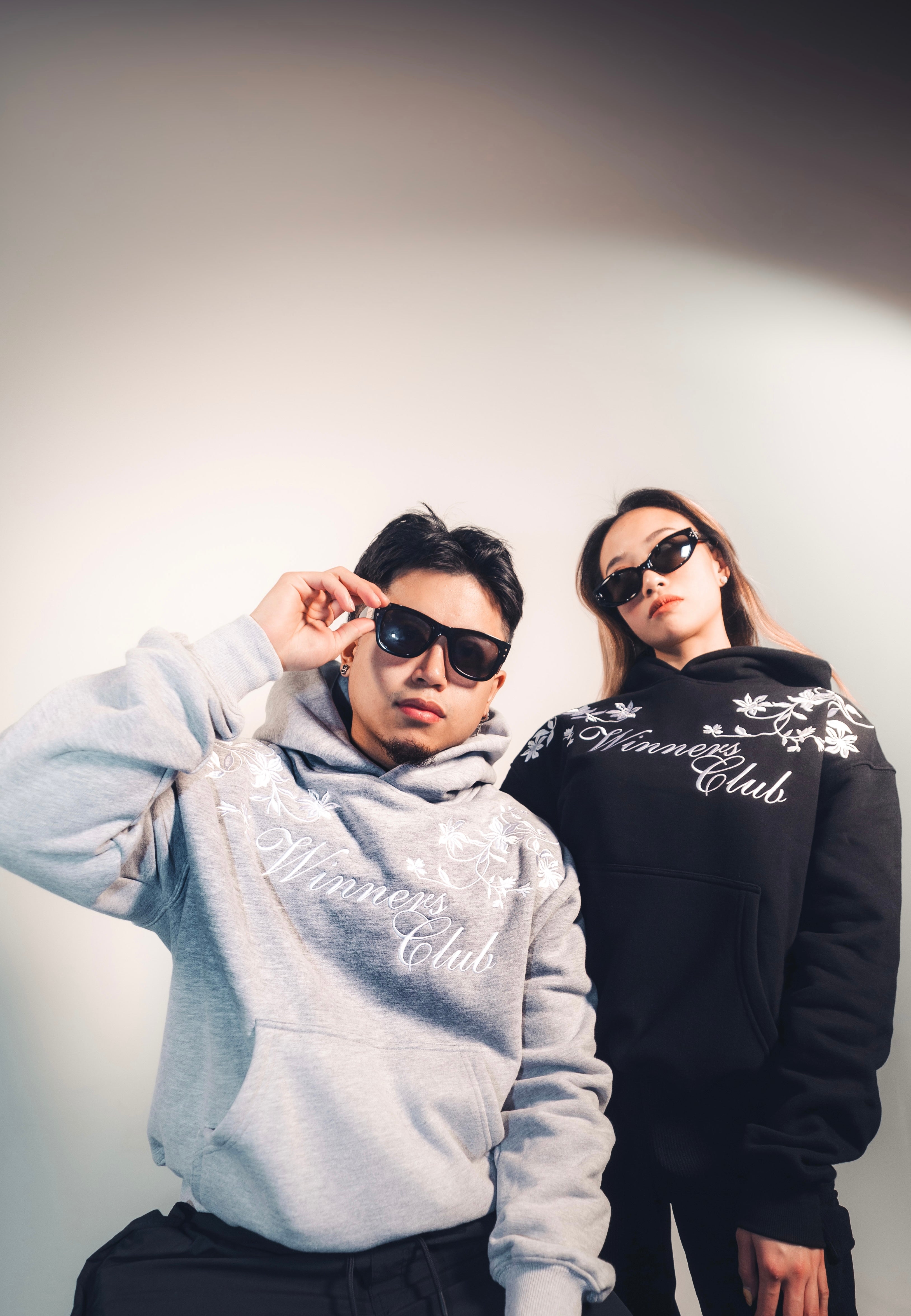 EMBROIDERED FLORAL HOODIE (BLACK)