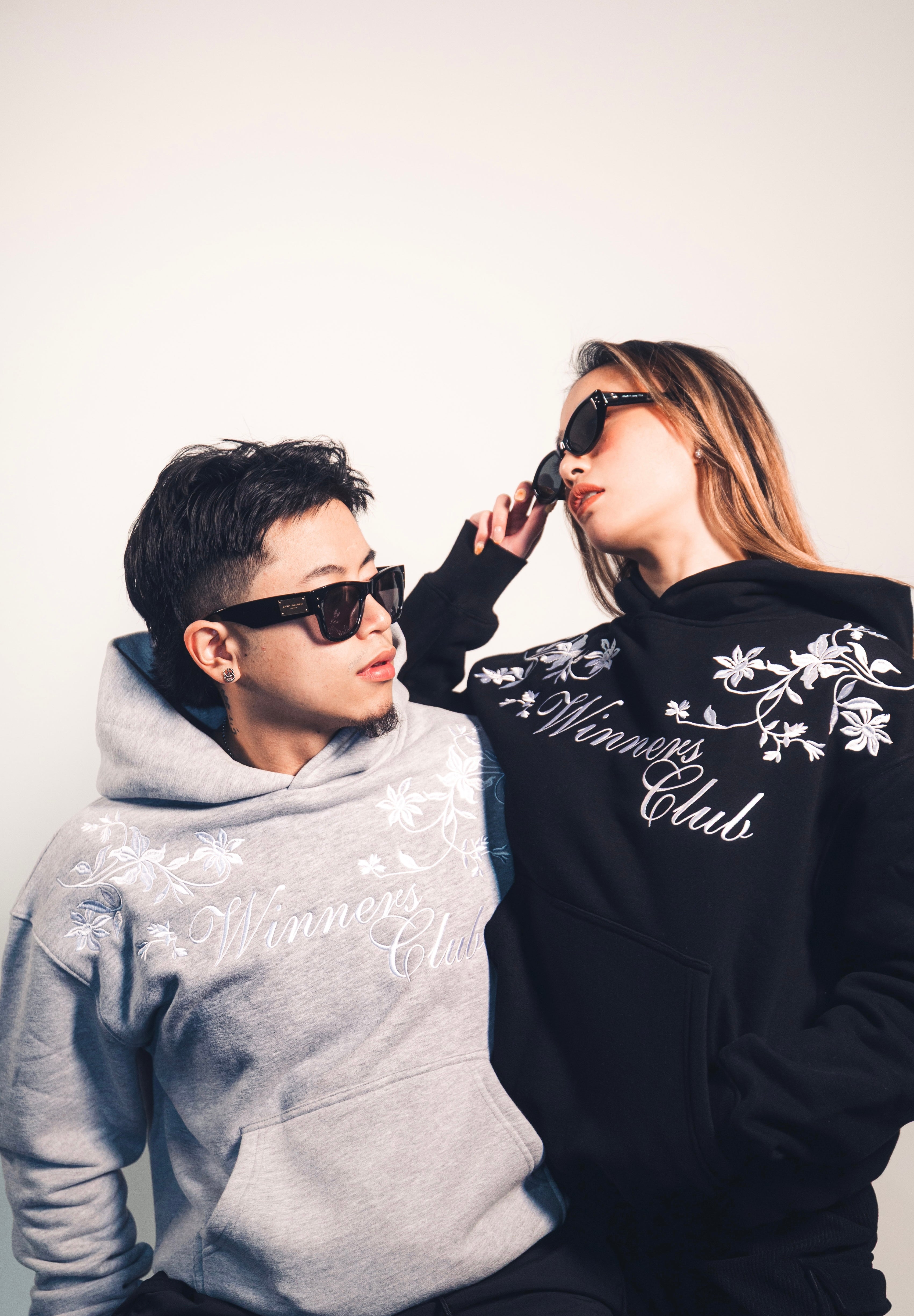 EMBROIDERED FLORAL HOODIE (BLACK)